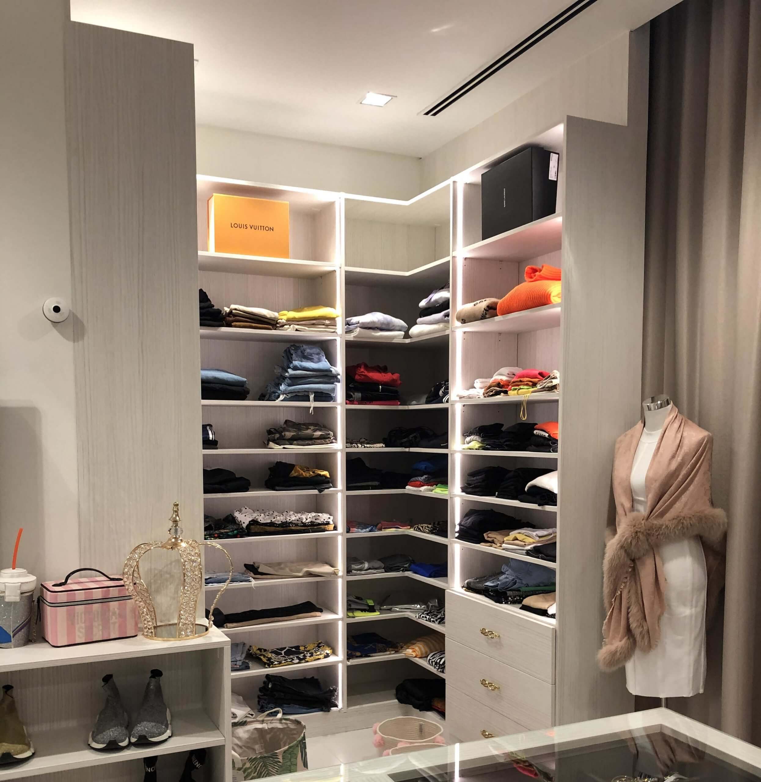 DRESSING ROOMS | Closets Unlimited